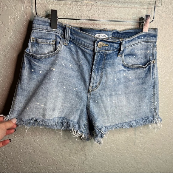 Old Navy Boyfriend Denim Shorts - Picture 3 of 9